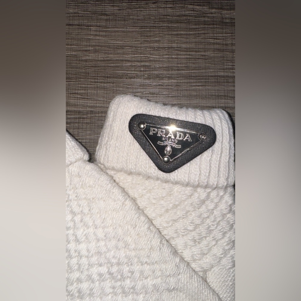 Prada Cream Knit Gloves with Logo - Picture 3 of 3